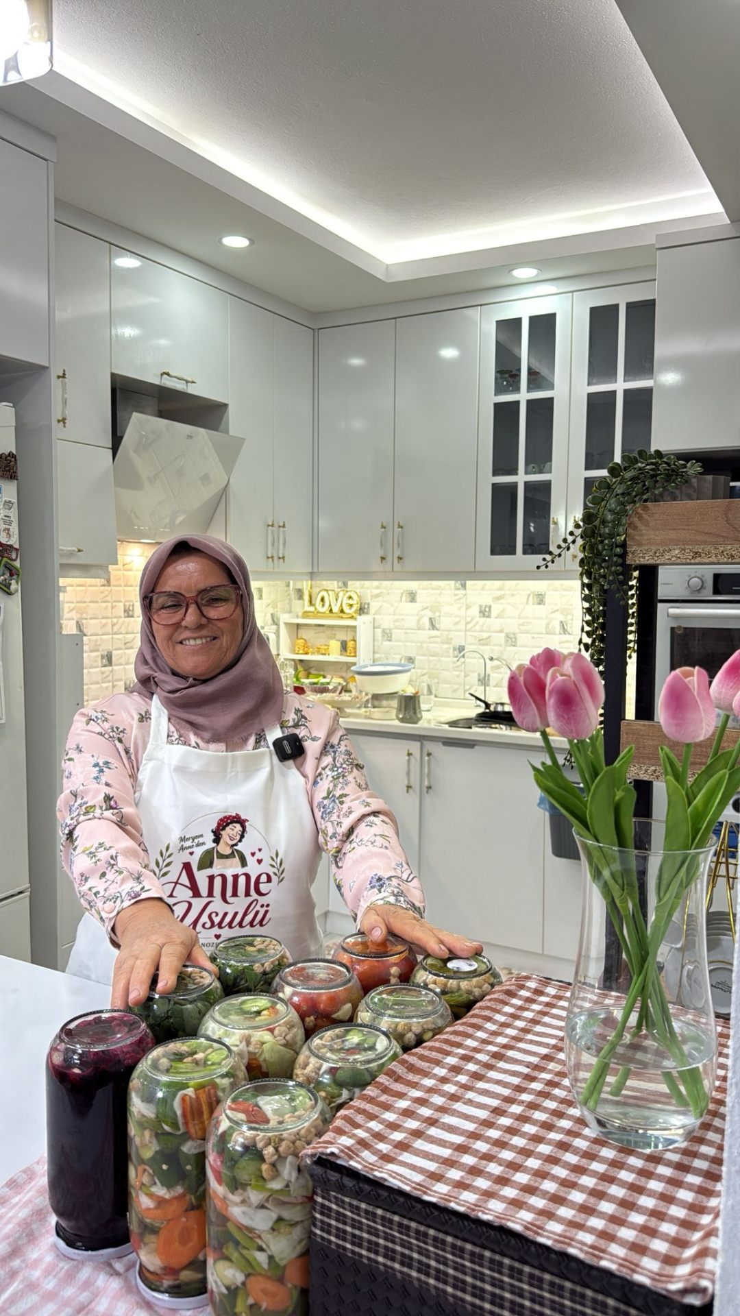 Meryem Anne mutfağında